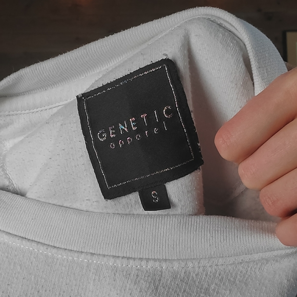 Striped White Red Blue Slightly Cropped Sweater - Picture 5 of 9